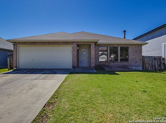 3rd image of 2227 Fox Meadow Dr