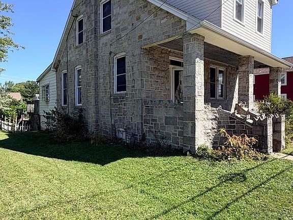 4th image of 1220 Stevens Ave