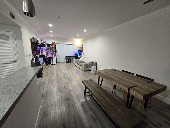 2nd image of 14915 Roscoe Blvd Unit 306