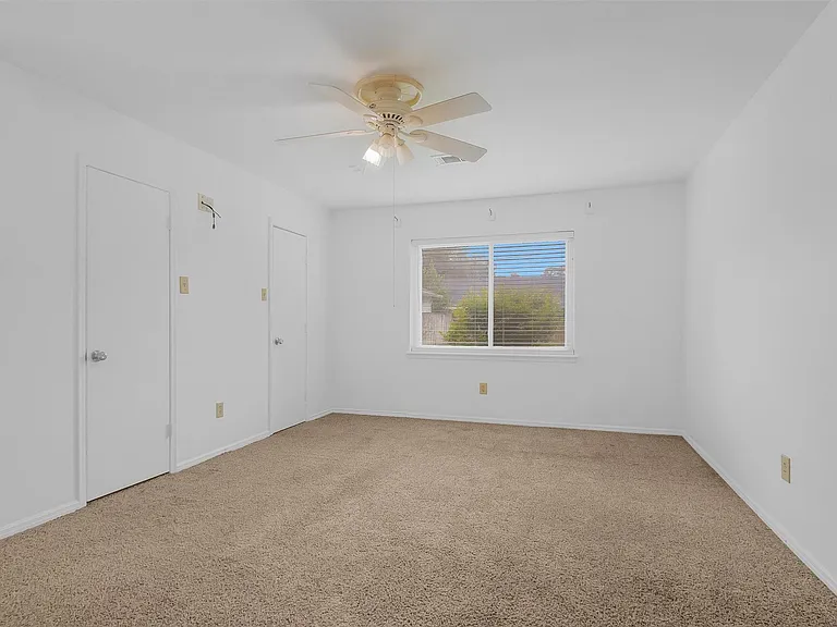 1122 Rhine Ln — Photo 16