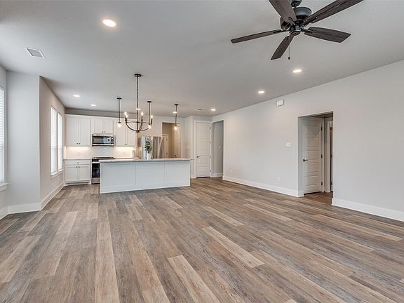 3rd image of 9509 Thorncrown Ln