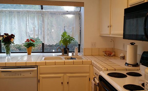 3rd image of 2881 Buena Crest Ct