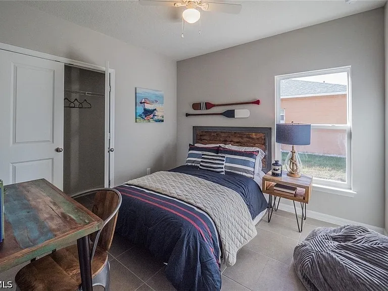1105 NE 10th Ter — Photo 12
