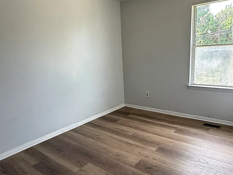4309 Davis Ave — Photo 11