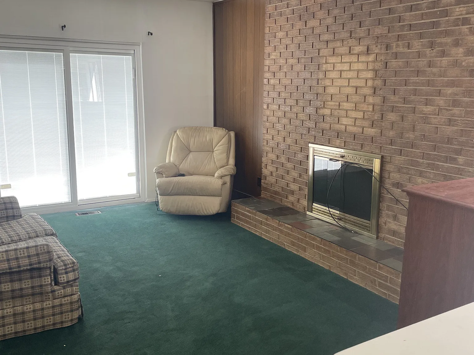 3 bed, 2308 sqft, $2,300 — Photo 3