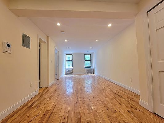 1st image of 135 E 17th St #3X