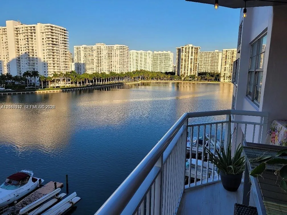 Del Prado Marina — Photo 4