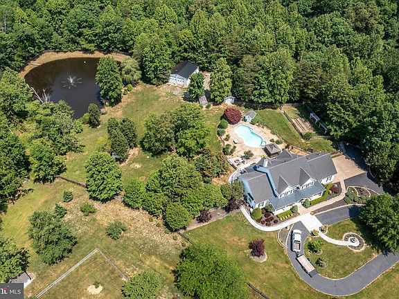 2nd image of 135 Cherry Hill Dr