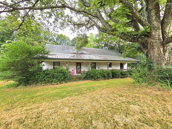 2nd image of 642 Oakley Rd