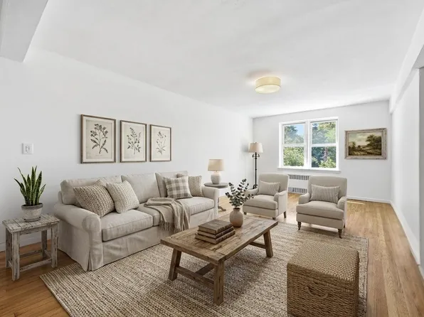 800 Grand Concourse image 1 of 17