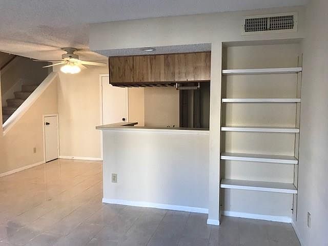 1st image of 3919 Fairmont Pkwy APT 158