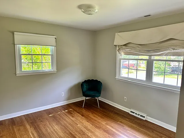 Upstairs Bedroom #2
