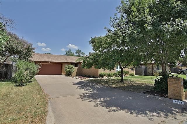 1st image of 4641 Royal Court Cir