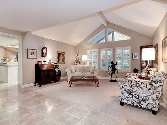 5th image of 201 Oak Canyon Way