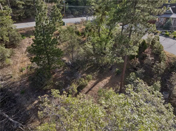 1180 Maverick Ln #4, Lake Arrowhead, CA 92352