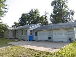 1st image of 204 Evans St