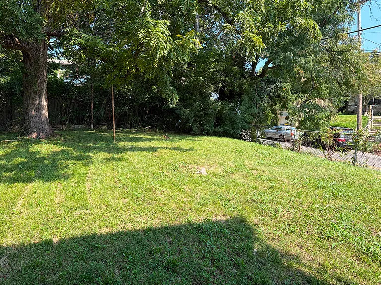 5447 Highland Ave — Photo 20