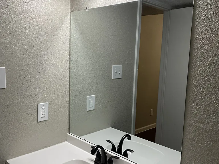 Tidwell Park Apartments — Photo 5