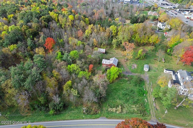 4th image of 95 Midline Road