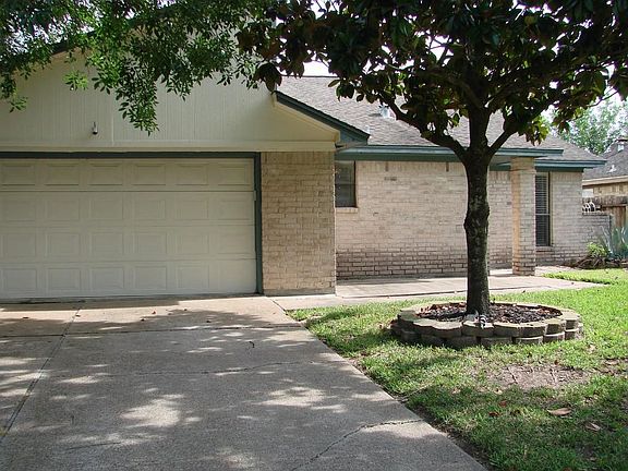5th image of 18734 Wood Glen Ln