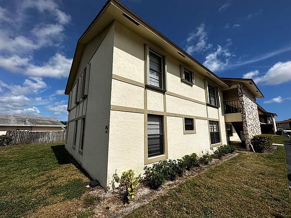 3rd image of 5955 Longbow Ln APT 5