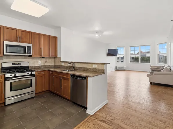 30 Freedom Way image 10 of 38