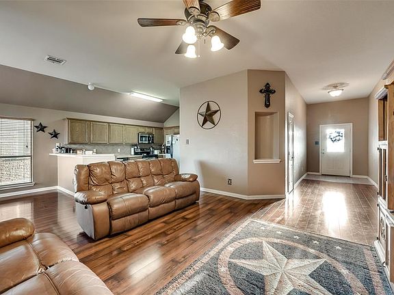 3rd image of 12237 Hunters Knoll Dr