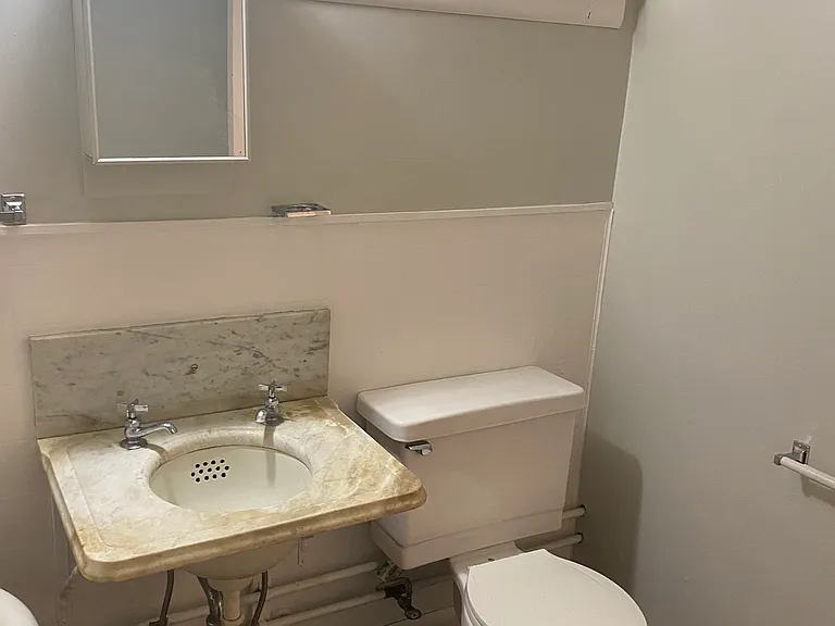 816 N Institute St #B — Photo 12