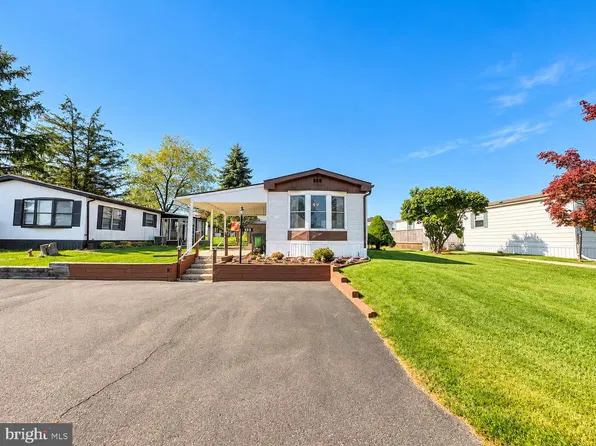 303 Meadow Ct, North Wales, PA 19454