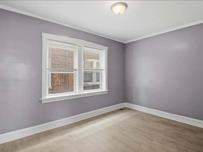 7700 S Saint Lawrence Ave #1 — Photo 11