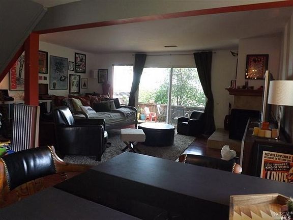 5th image of 6 Oak Crest Ct APT A