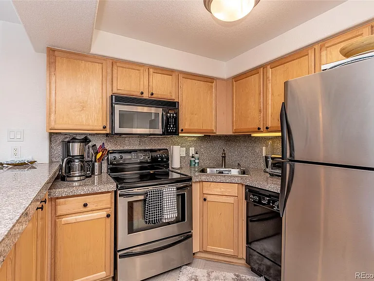 1833 N Williams St #504 — Photo 5