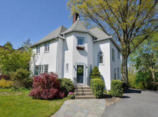 881 Hillcrest Rd, Ridgewood, NJ 07450
