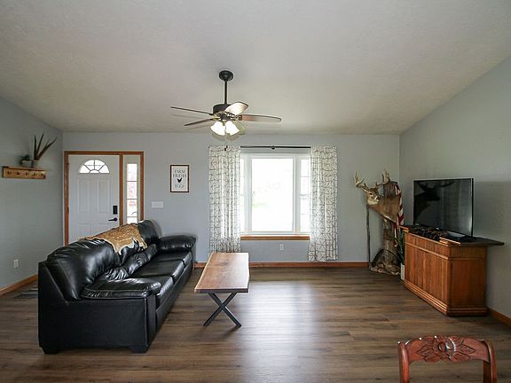 5th image of 1009 Faith St