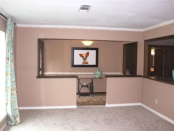 3rd image of 402 Sheffield Dr