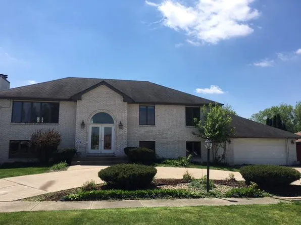 1534 E Valley Pl, Dyer, IN 46311