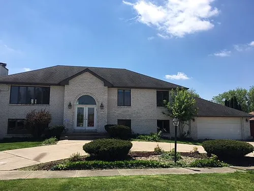 1534 E Valley Pl Photo 1