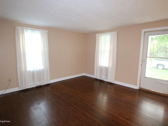3rd image of 2272 Beargrass Ave