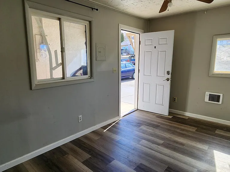106 Main St #4 — Photo 6