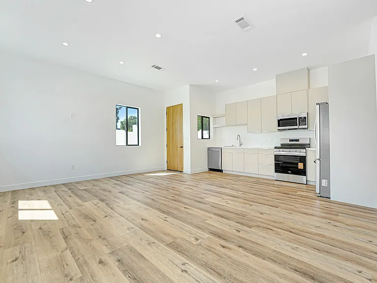 22651 Baltar St — Photo 6