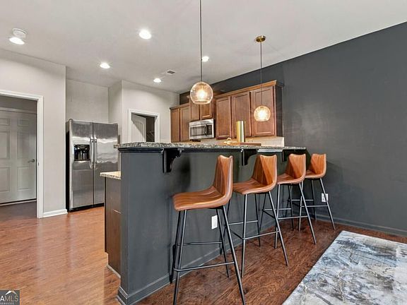 5th image of 2391 Oakleaf Cir