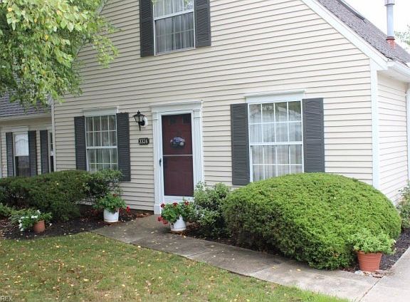 3rd image of 3326 Ash Ln