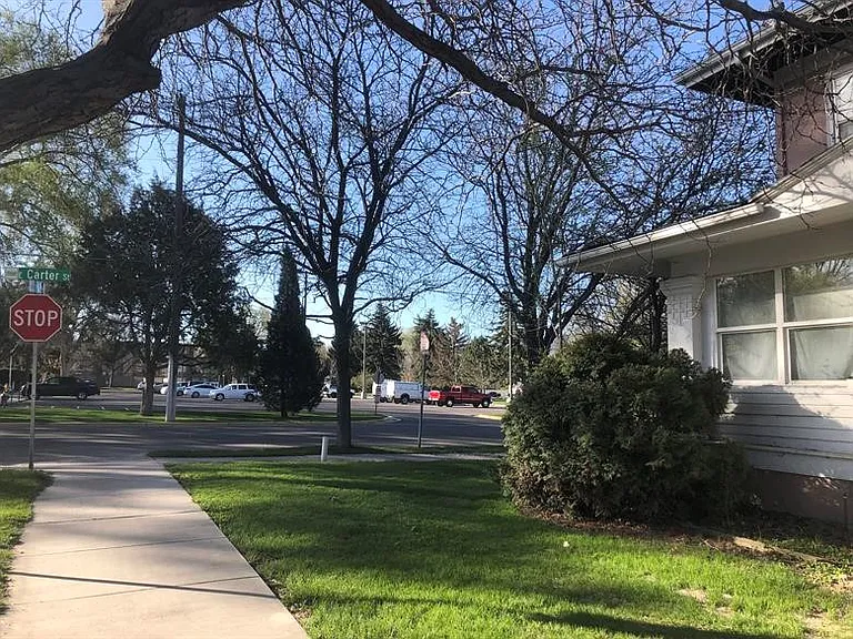 Apartments available in a highly desirable University District location! — Photo 5