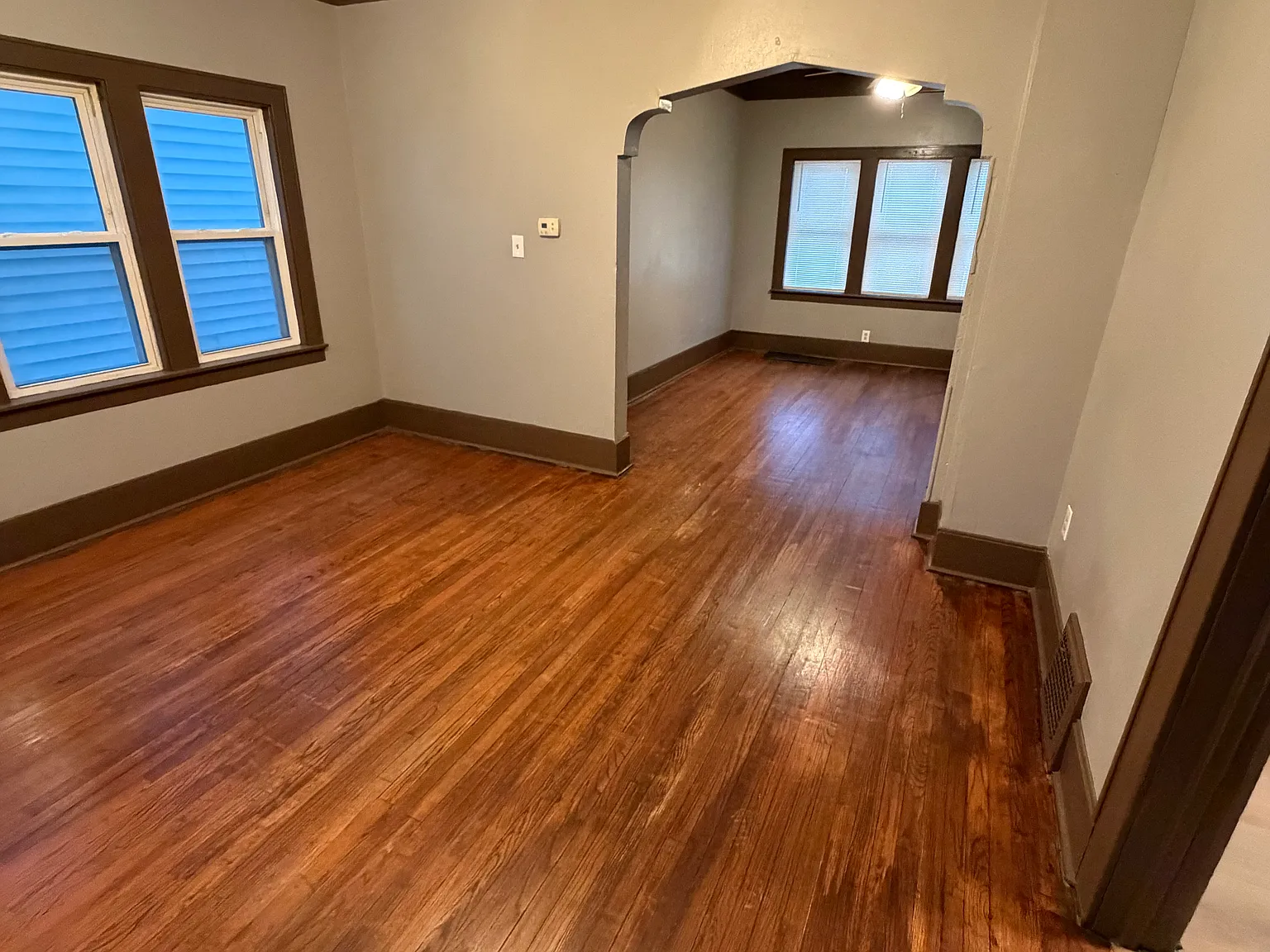 3 bed, 950 sqft, $998 — Photo 3