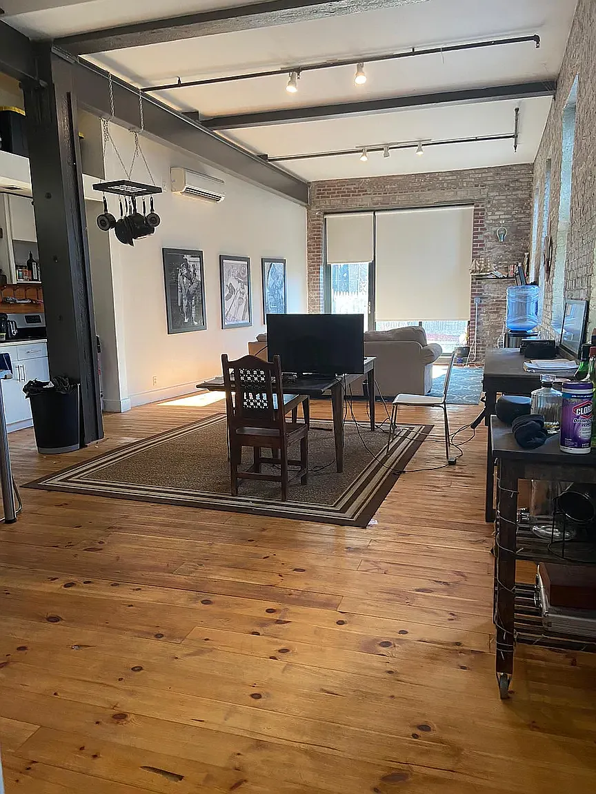 294 Graham Avenue — Photo 4