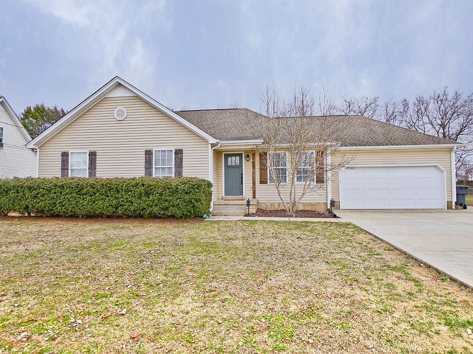1st image of 3102 Penny Ln