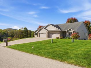 N3545 Evergreens Trl #51, La Crosse, WI 54601
