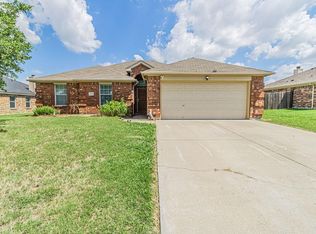 1305 Yukon Dr, Midlothian, TX 76065