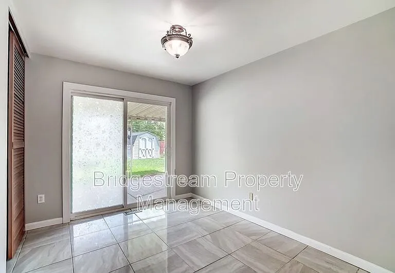 4354 Meadowcroft Rd — Photo 15