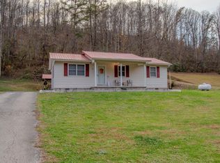10 Vinewood Ln, Hitchins, KY 41146